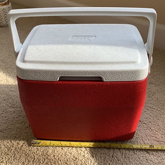 Coleman Vintage Red Strapper 8 Cooler.  Hardsided lunch box, beer lake picnic - Picture 10 of 10